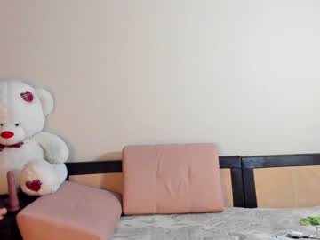 girl
        karolina_opal cam image #131439