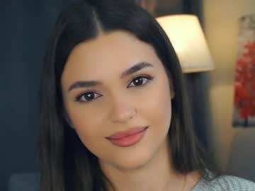 girl
        zarabeamer cam image #258518