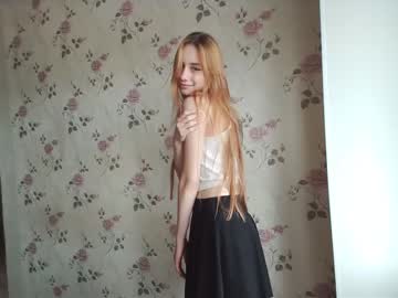 girl
        arya_coy cam image #103272