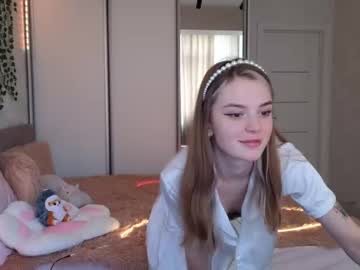 girl
        cyberslime cam image #123437