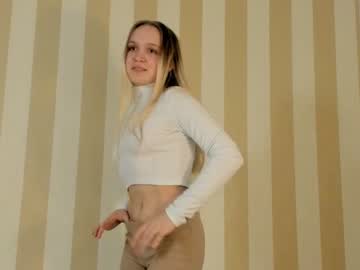 girl
        julydean cam image #83652