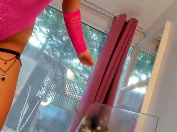 girl Latina Sex Cam with mia__milan