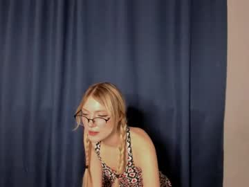 girl
        kaitblush cam image #20872