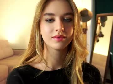girl
        adorableash cam image #209613