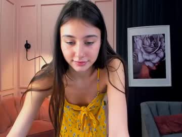 girl
        vivien_woodstock cam image #36088