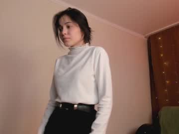 girl
        carolmoores cam image #30138