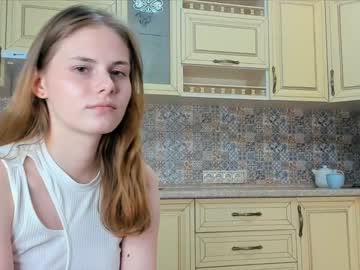 girl
        sara_daviss cam image #114181