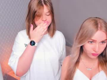 couple
        chelsea_dream_ cam image #171701