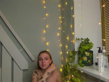 girl
        vulpiones cam image #123912