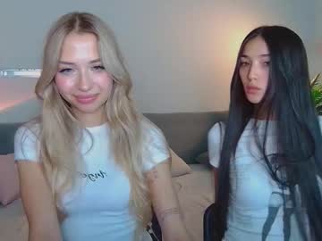 girl
        silk_angell cam image #210640