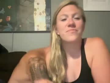 couple
        cutestwife_and_mrhandsome cam image #104166