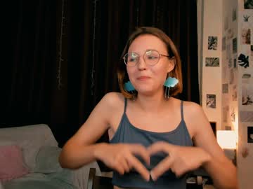 girl
        radiant_starline cam image #201526