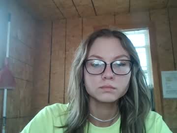 girl
        ellieozark cam image #90624