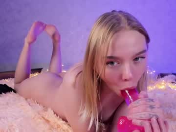 girl
        milla_remmy cam image #141217