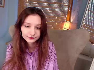 girl
        hollyphilips cam image #246192