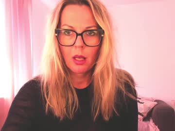 girl Latina Sex Cam with esmimilf