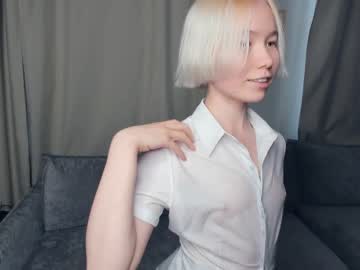 girl
        silvergloss cam image #117459