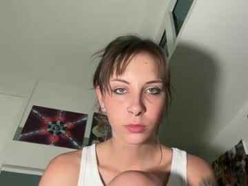 girl
        jadeskii cam image #160209