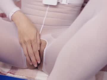 girl
        kemii cam image #18688