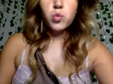 girl
        winterbunny69 cam image #144603