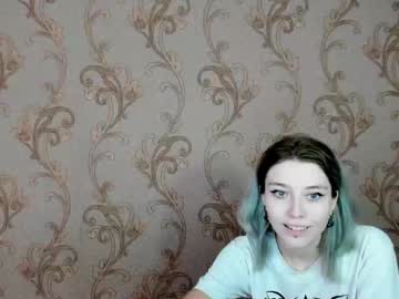 girl
        yuinika_ cam image #188879