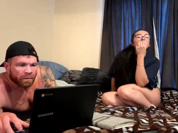 couple Latina Sex Cam with daddydiggler41