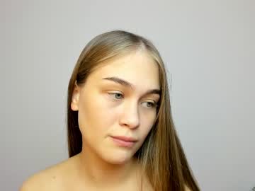 girl
        sara_konar cam image #100947