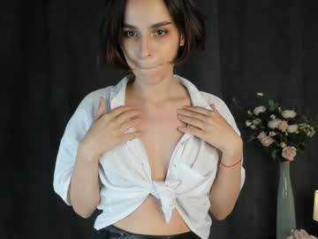 girl
        asecondsoul cam image #181130