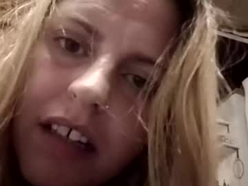 couple
        twocrazy85 cam image #206300