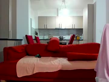 girl
        charlotte2896 cam image #19851