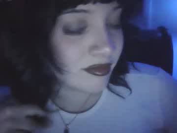 girl
        lottiepoppie cam image #143042