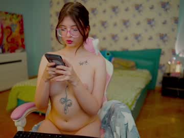 girl
        allison_cuty cam image #21063