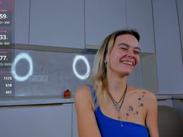 girl
        devonacast cam image #230679
