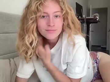 girl
        barbiee003 cam image #195410