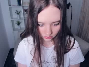 girl
        kristi_zenn cam image #137215