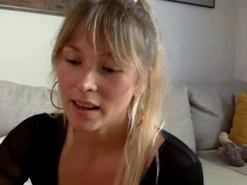 girl
        lunarosestone cam image #120742