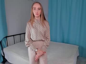 girl
        eadlinheaston cam image #168244