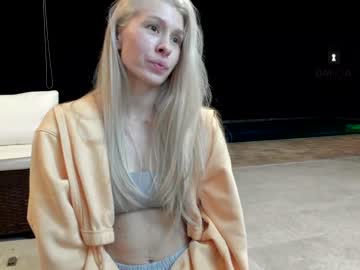 girl
        meggieshy cam image #40646