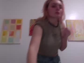 girl
        saphirreprincess333 cam image #38207