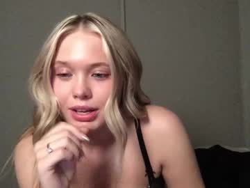 girl
        itsmadisynmae cam image #239584