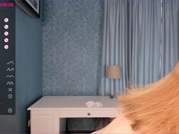 girl
        sophiabates cam image #79121