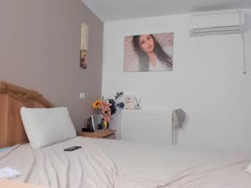 girl
        kellsey_shy cam image #100623