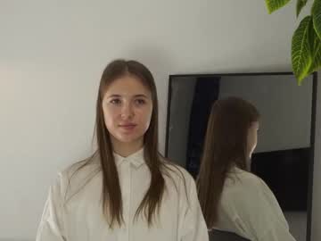 girl
        nico_collard cam image #238225