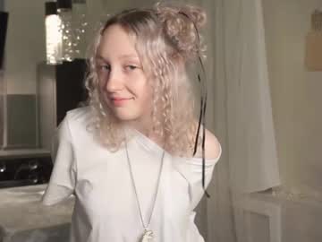 girl
        melissacoopers cam image #181867