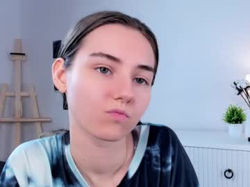 girl
        approche_toi_petite cam image #197012