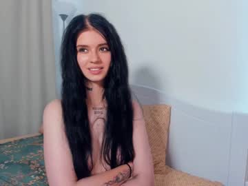 girl
        elfas_cute cam image #96602