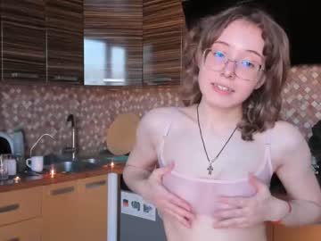 girl
        udelaborom cam image #154964