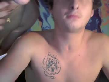 couple
        dombaee cam image #94527