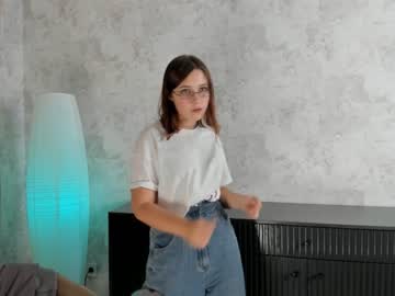 girl
        mariecurtisa cam image #133771