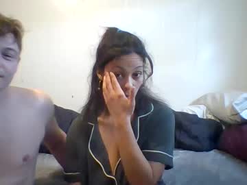 couple Latina Sex Cam with bunniandbyrdd